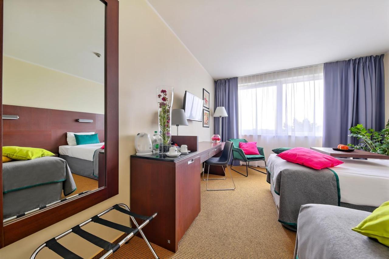 Mercure Warszawa Airport Екстер'єр фото