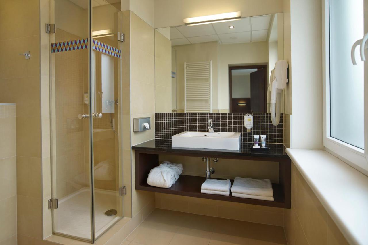 Mercure Warszawa Airport Екстер'єр фото